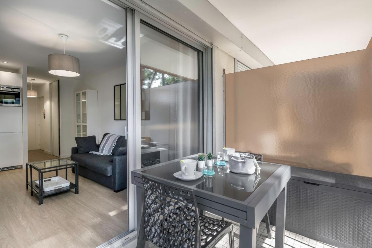 A 300m De La De Apartment