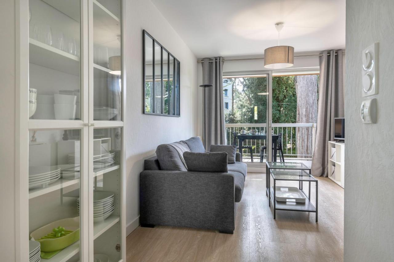 A 300m De La De Apartment